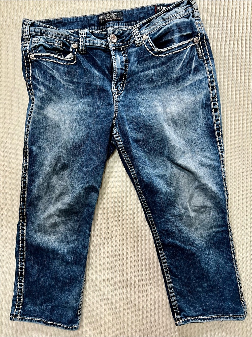 A-010 Women’s Silver Jeans Capris Blue Washed Denim Jeans